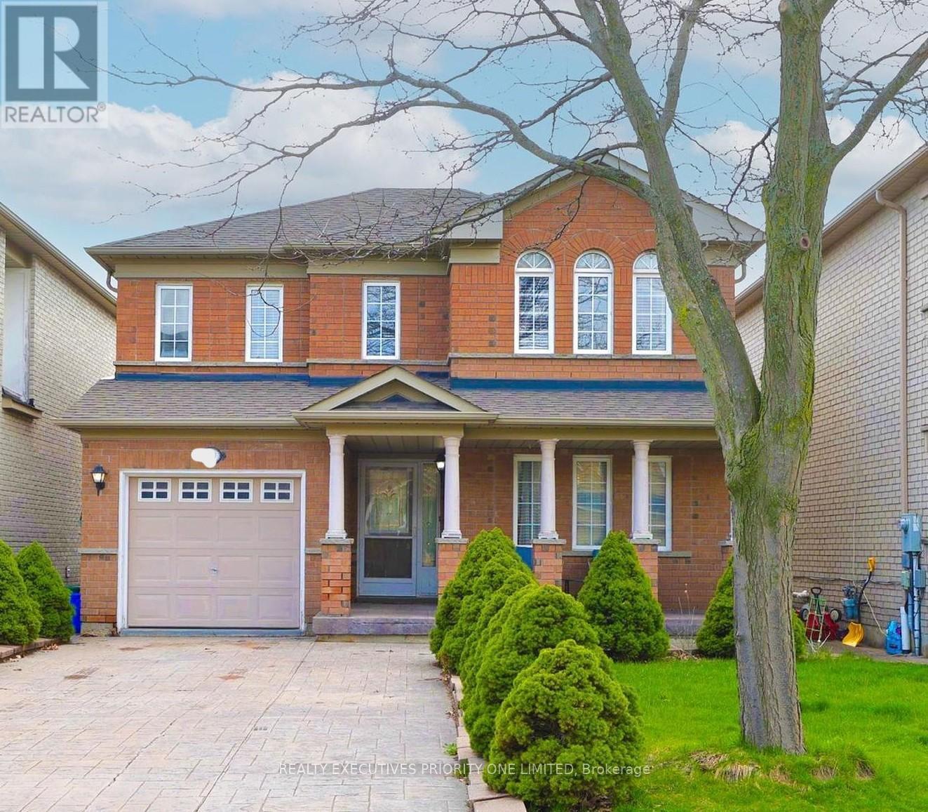 19 Rusty Trail, Vaughan, ON - Outdoor With Facade