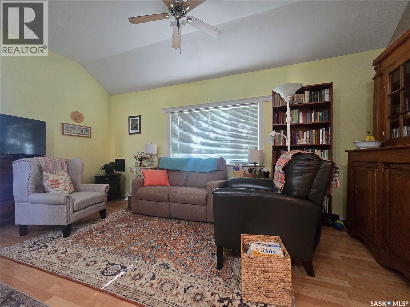 200 Railway Avenue, Forget, SK