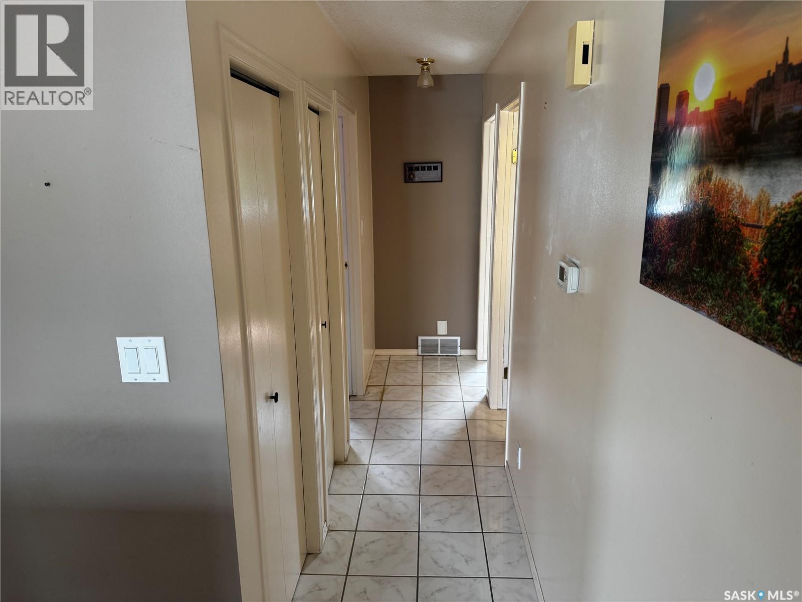 233 Lochrie Crescent, Saskatoon, SK