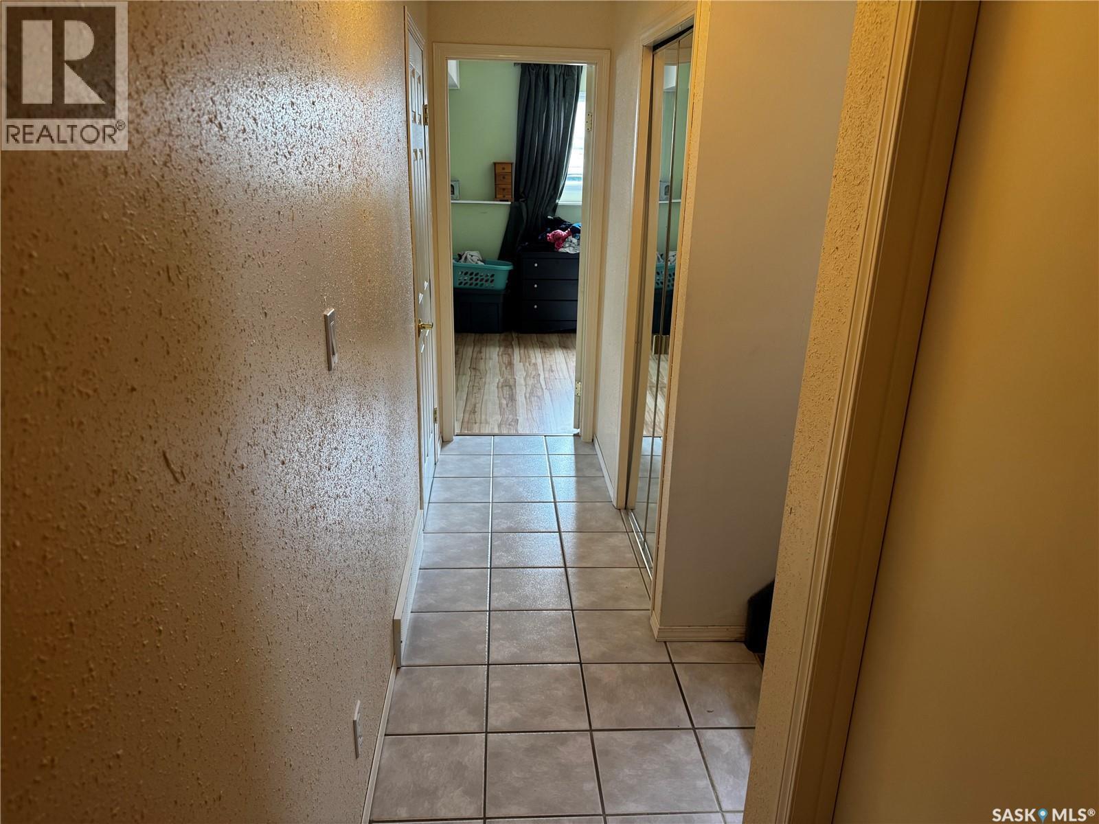 233 Lochrie Crescent, Saskatoon, SK