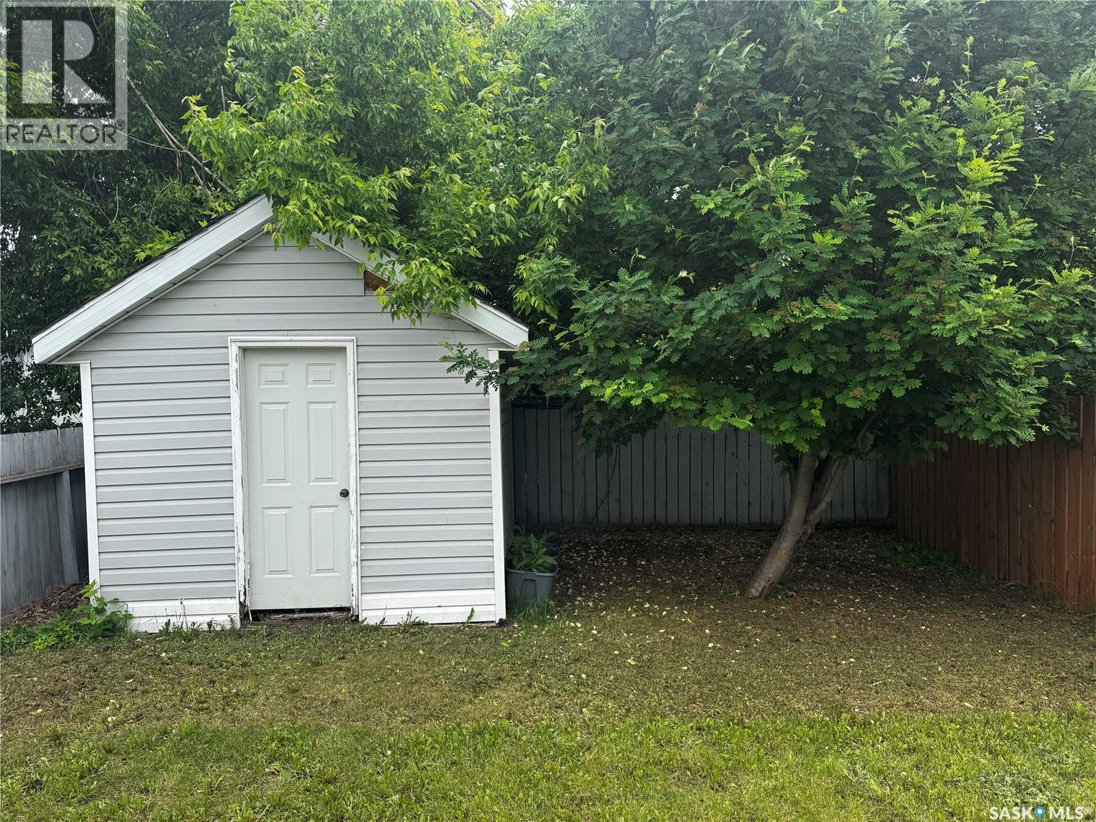 233 Lochrie Crescent, Saskatoon, SK