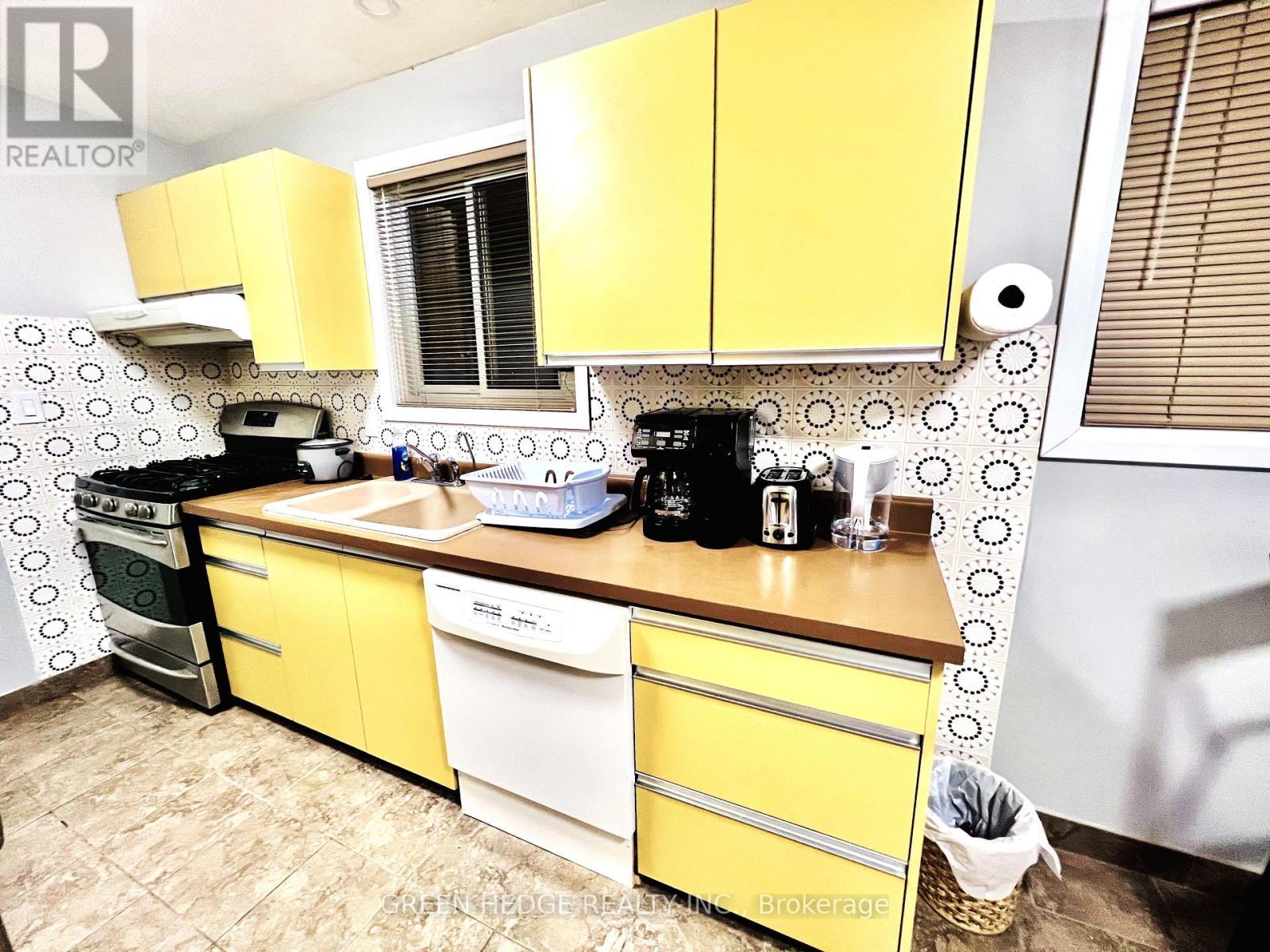 34 Stanley Avenue, Kitchener, ON