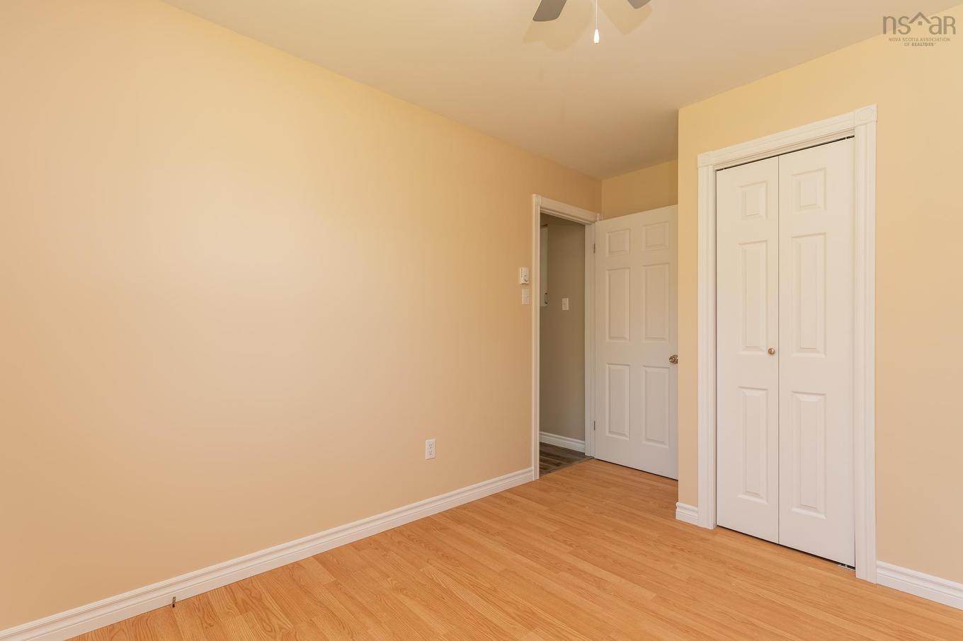 38 Hibernia Street, Yarmouth, NS - Indoor Photo Showing Other Room