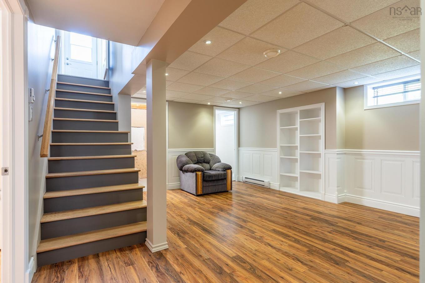 38 Hibernia Street, Yarmouth, NS - Indoor