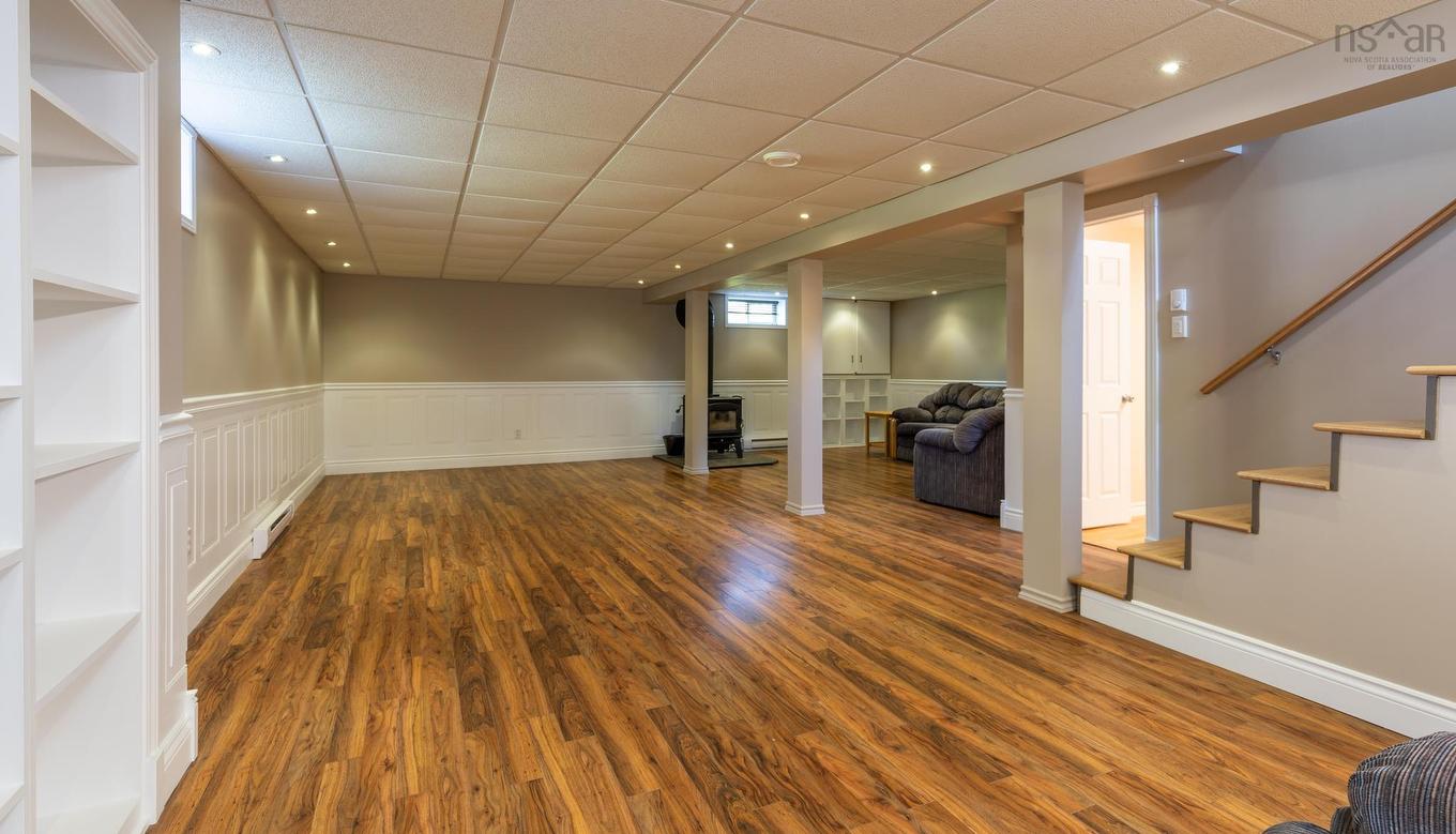 38 Hibernia Street, Yarmouth, NS - Indoor Photo Showing Other Room