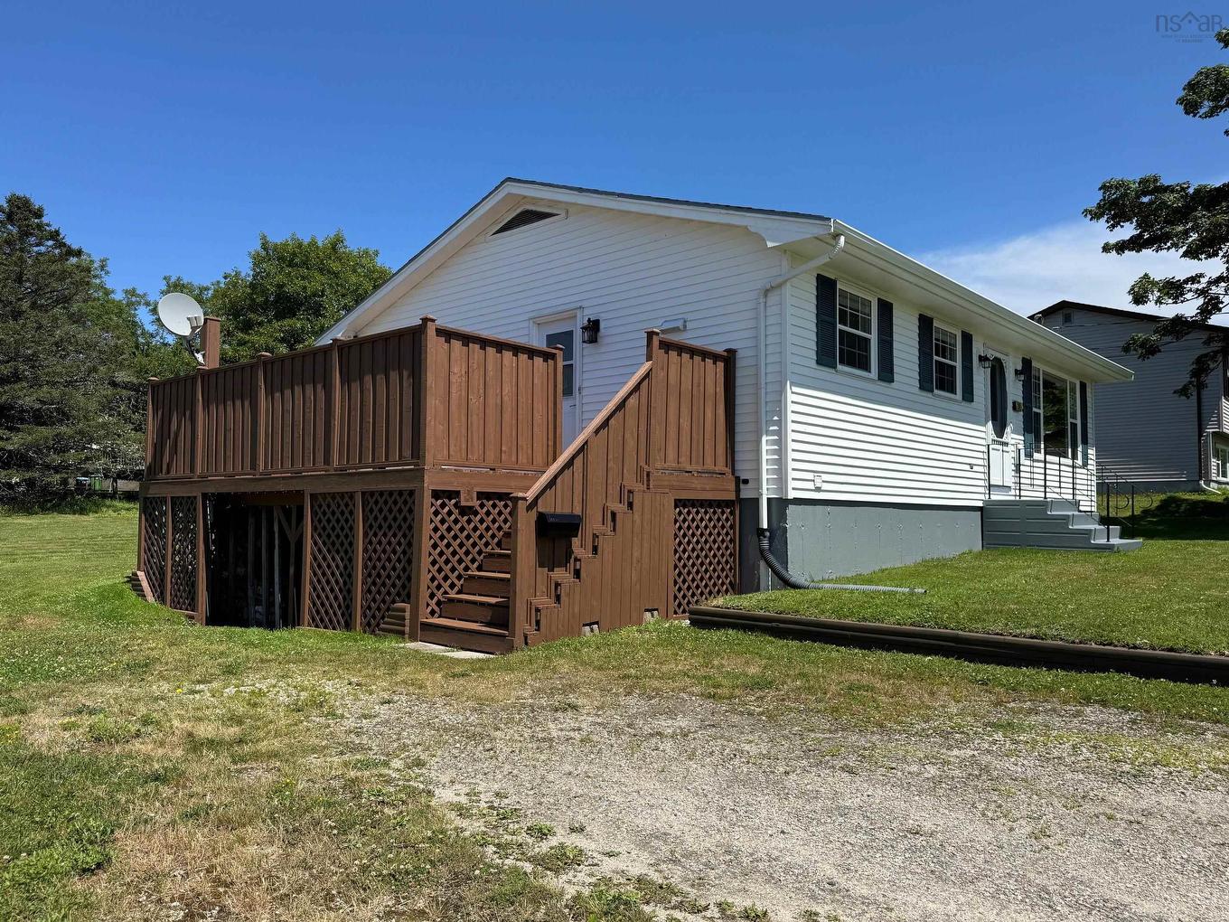38 Hibernia Street, Yarmouth, NS - Outdoor