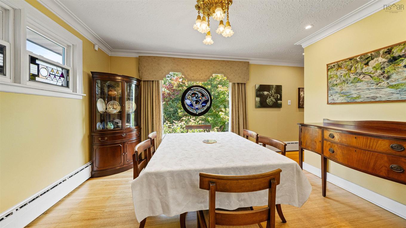 15 Lakeview Avenue, Dartmouth, NS