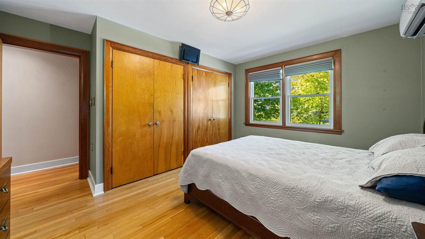 15 Lakeview Avenue, Dartmouth, NS