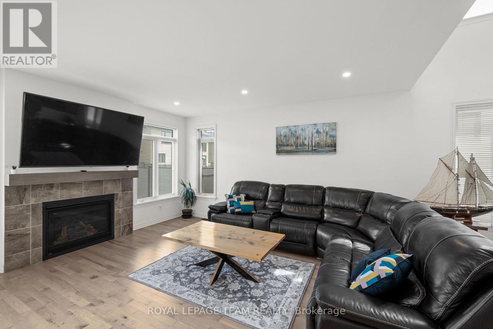 Hardwood Flooring and Gas Fire Place - 41 Whooping Crane Ridge, Ottawa, ON