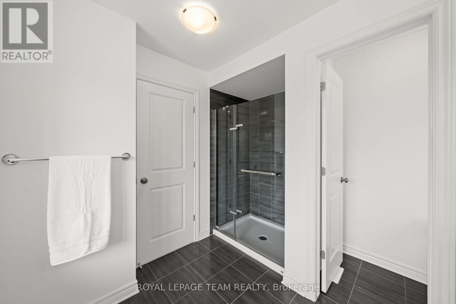 5 Piece En-Suite with Glass Shower - 41 Whooping Crane Ridge, Ottawa, ON