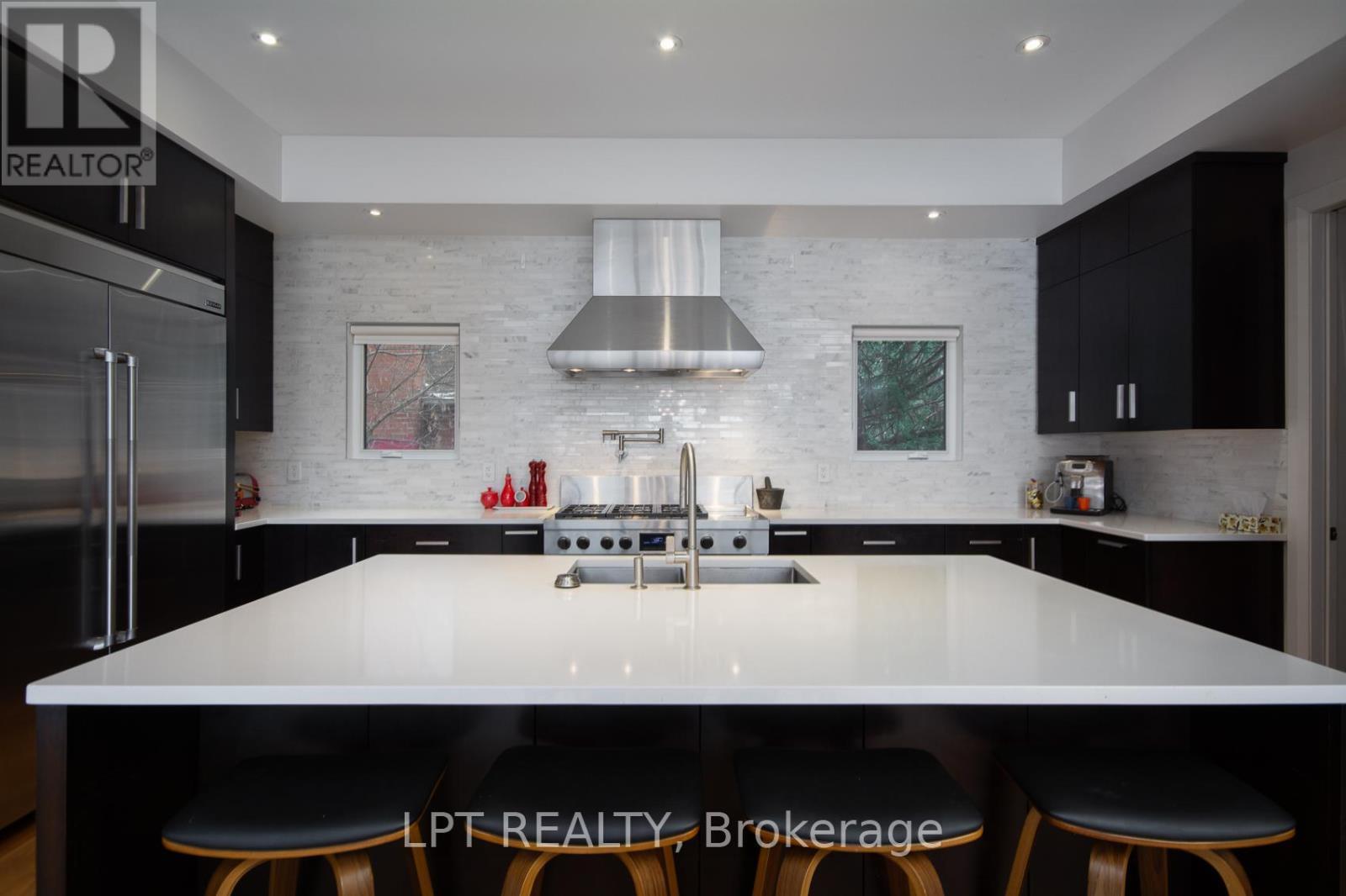 847 Walkley Road, Ottawa, ON
