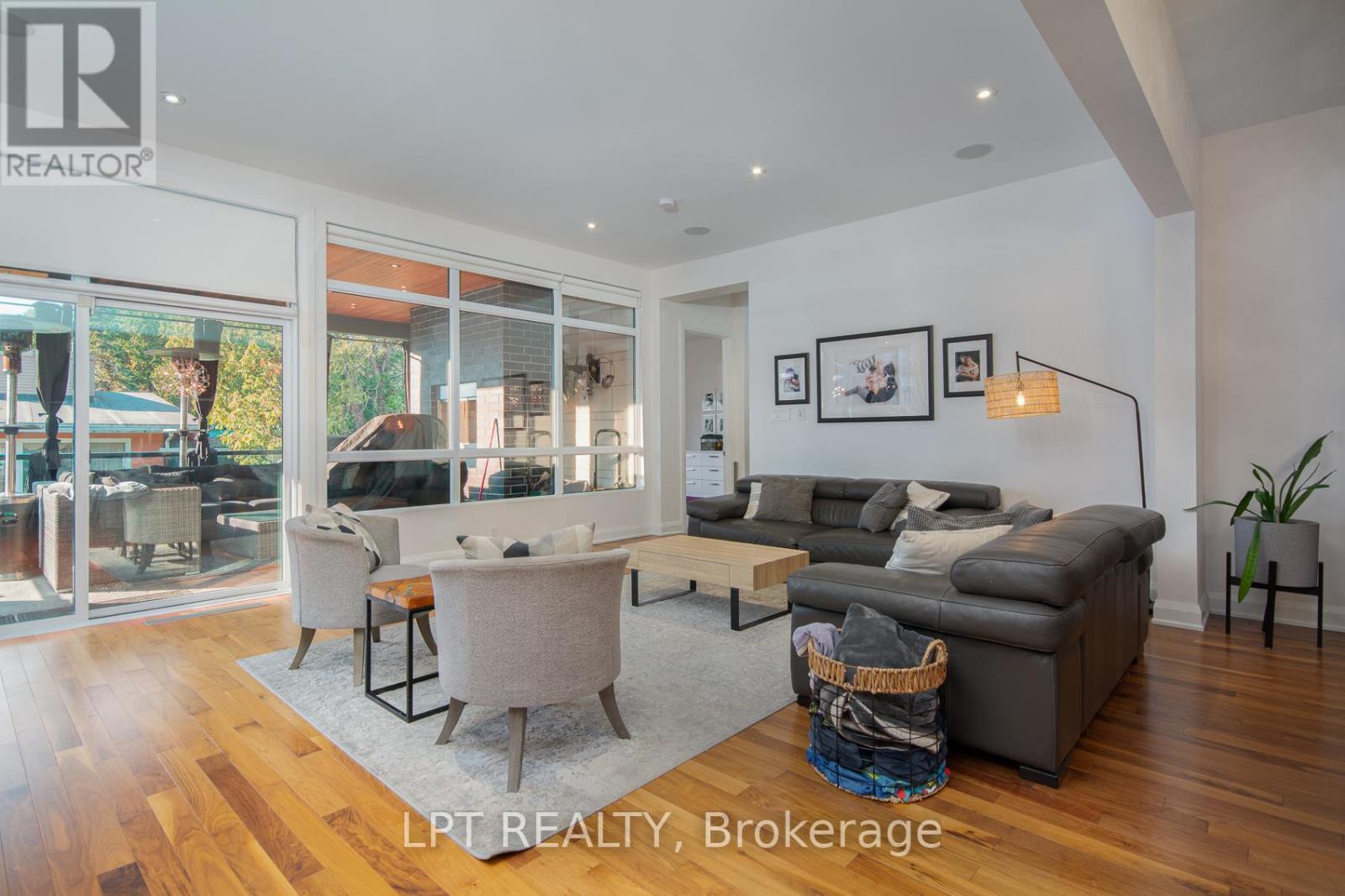 847 Walkley Road, Ottawa, ON