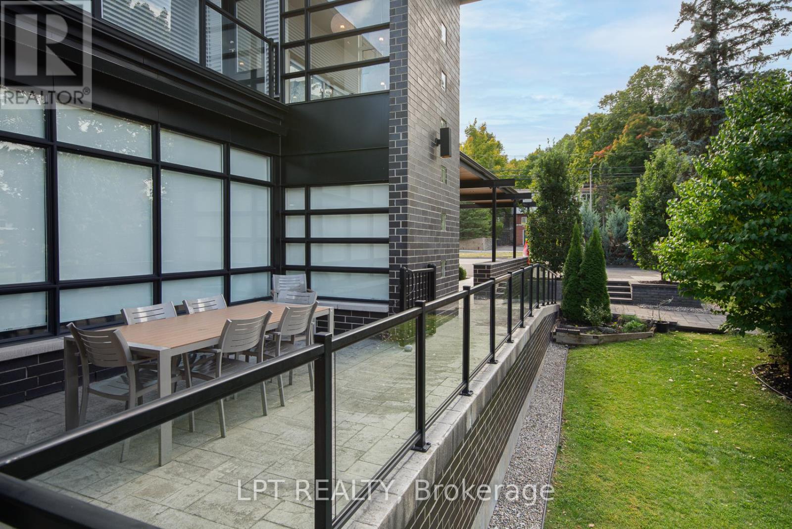 847 Walkley Road, Ottawa, ON