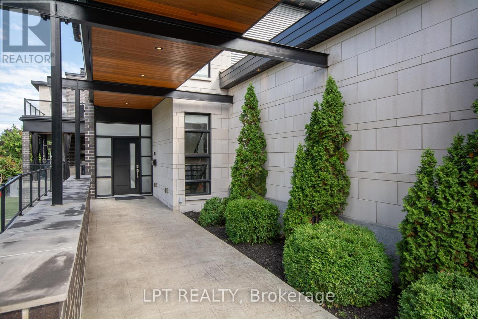 847 Walkley Road, Ottawa, ON