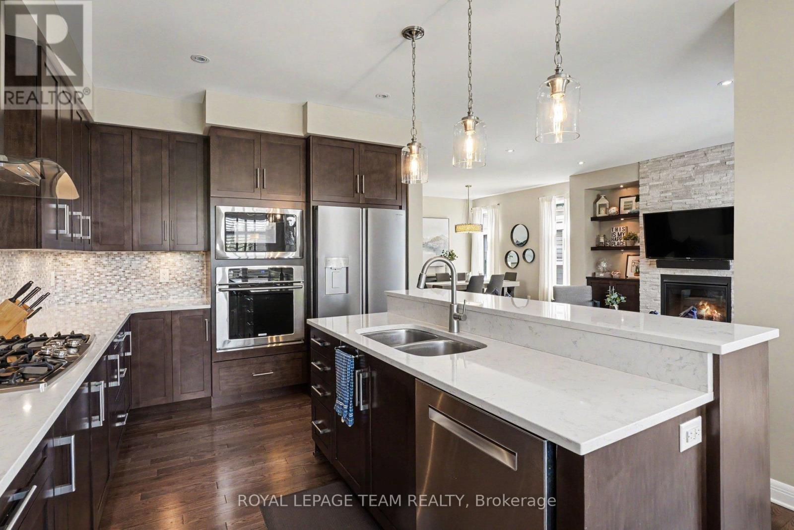 330 Devonian Way, Ottawa, ON
