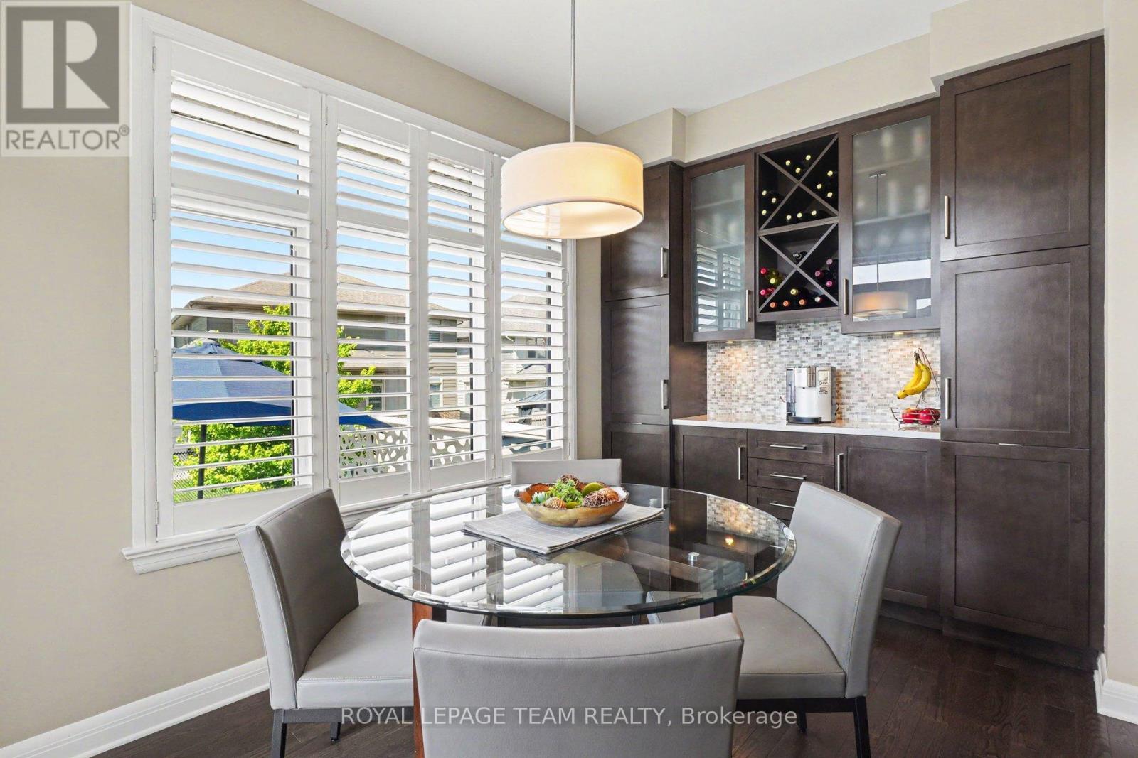 330 Devonian Way, Ottawa, ON