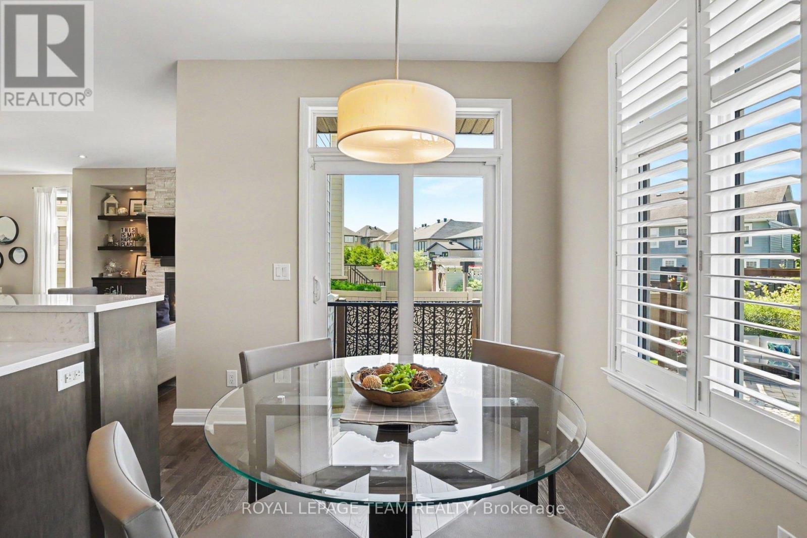 330 Devonian Way, Ottawa, ON