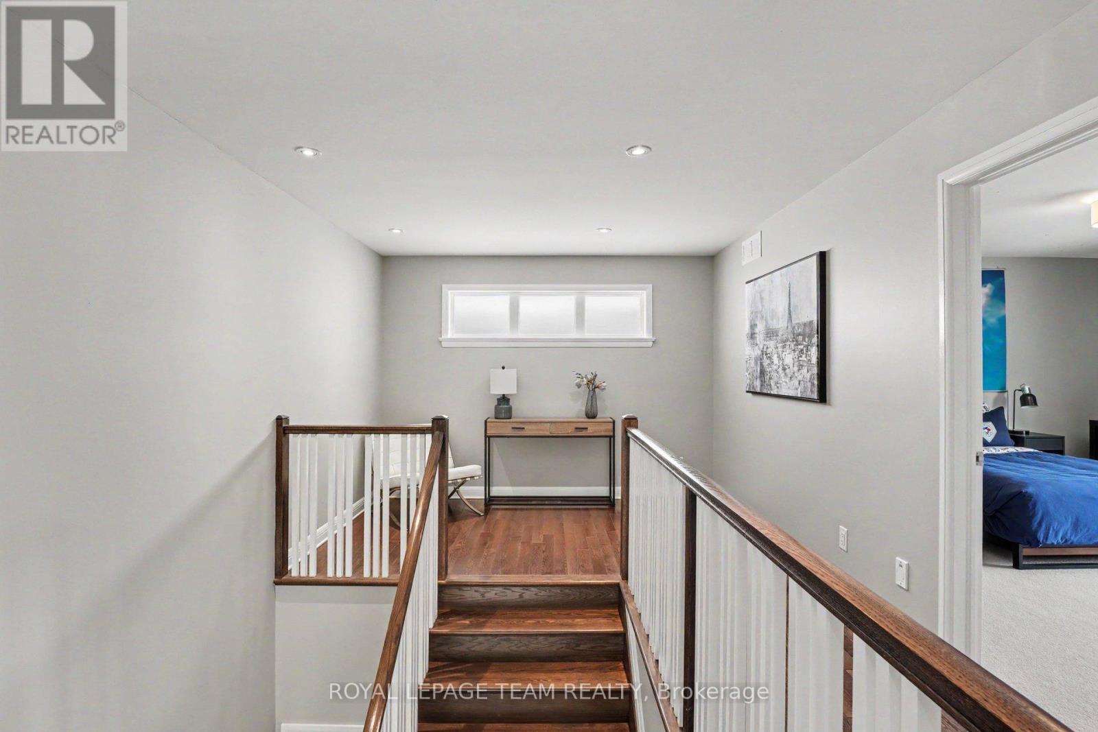 330 Devonian Way, Ottawa, ON