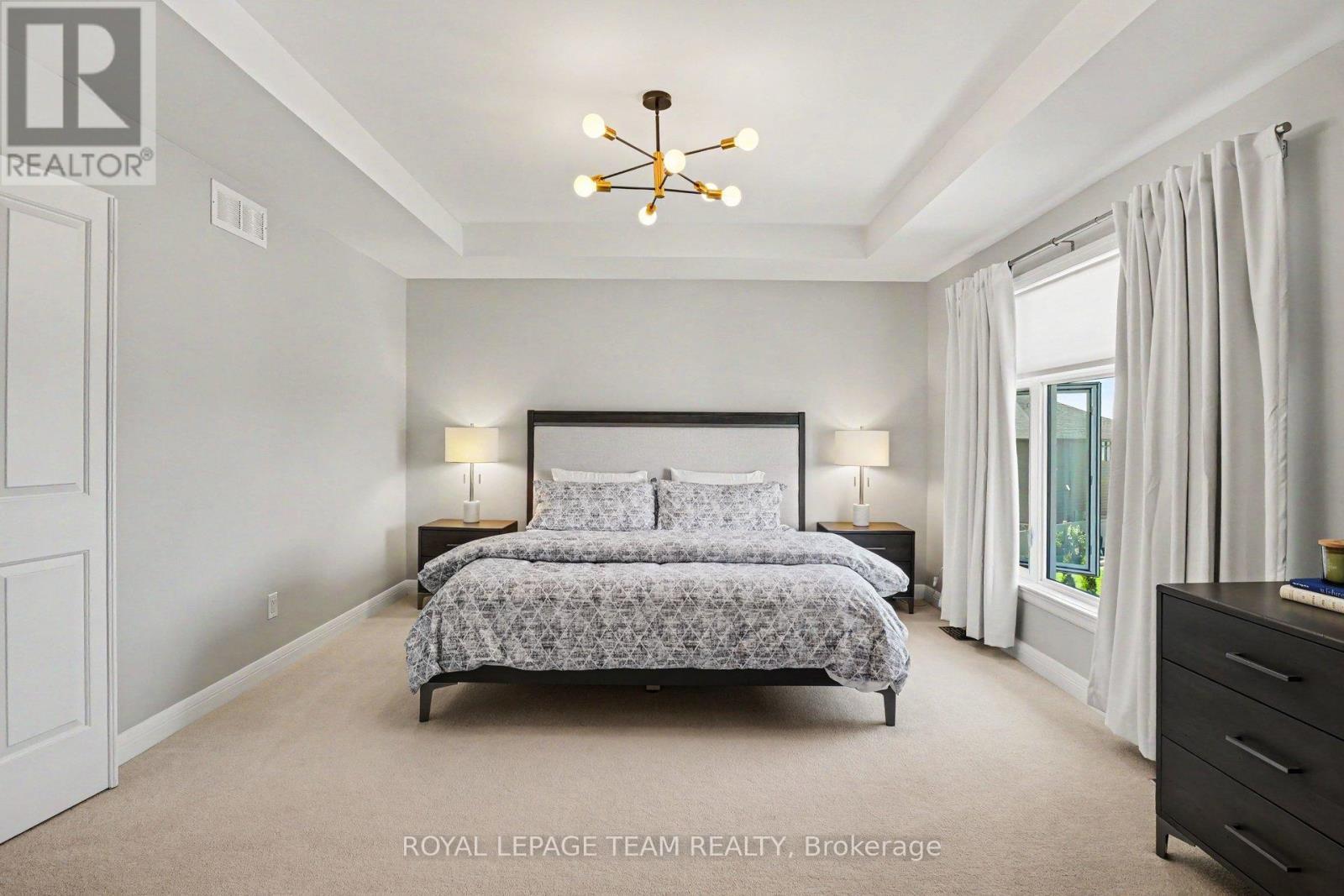330 Devonian Way, Ottawa, ON
