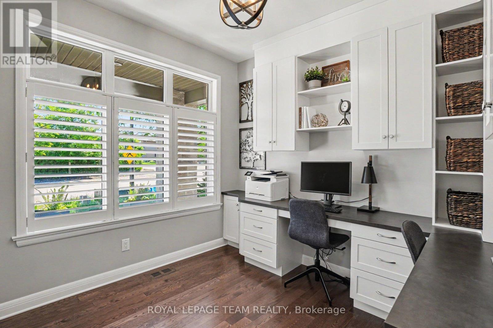 330 Devonian Way, Ottawa, ON