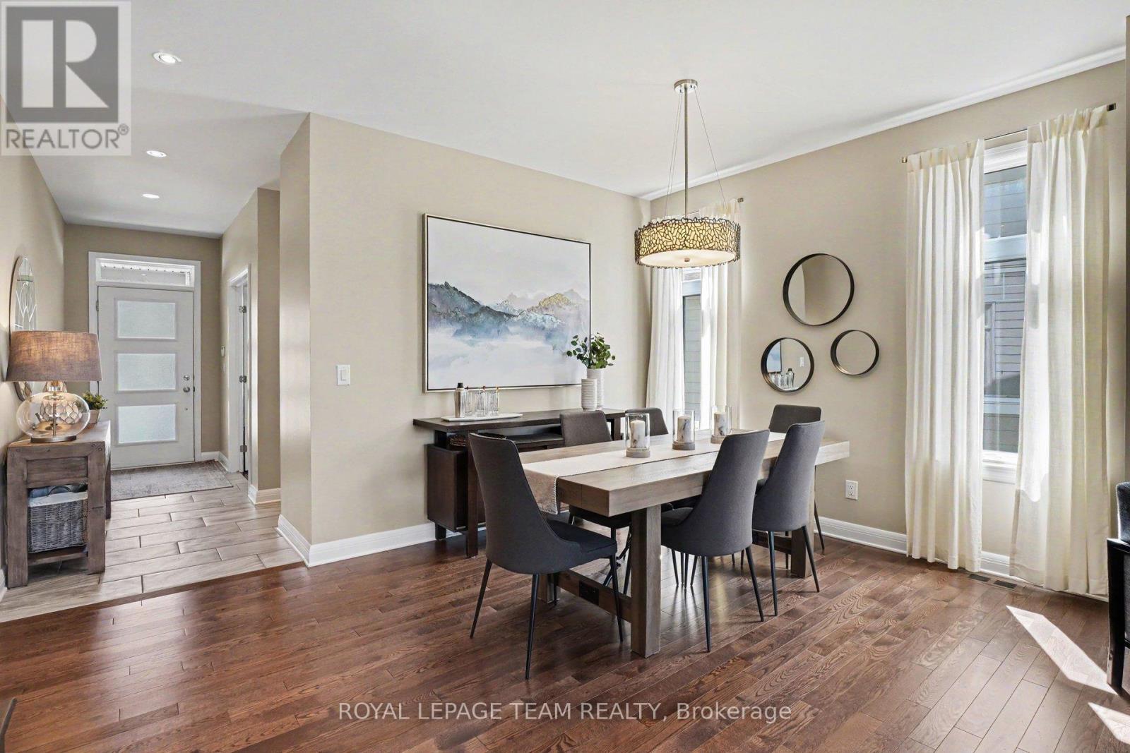 330 Devonian Way, Ottawa, ON