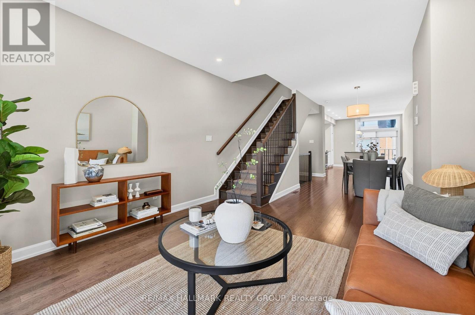 95 Oblats Avenue, Ottawa, ON