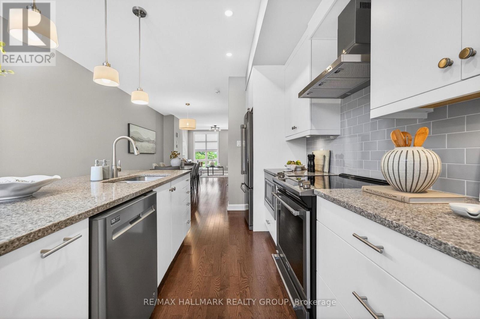 95 Oblats Avenue, Ottawa, ON