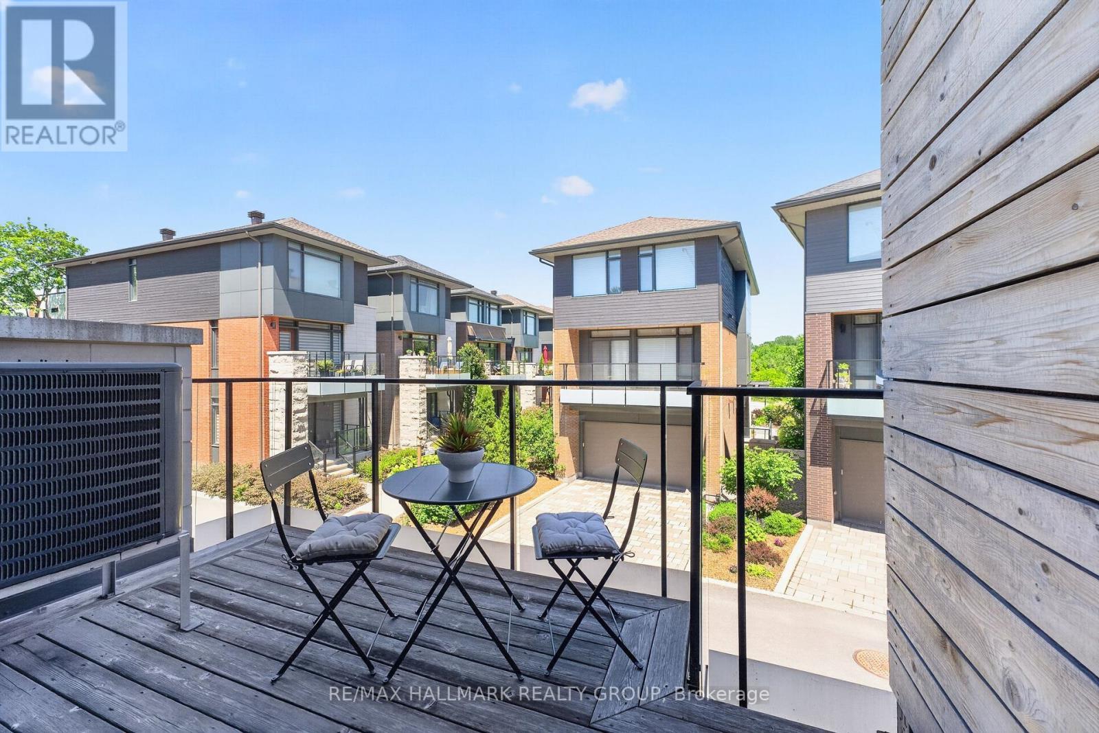 95 Oblats Avenue, Ottawa, ON