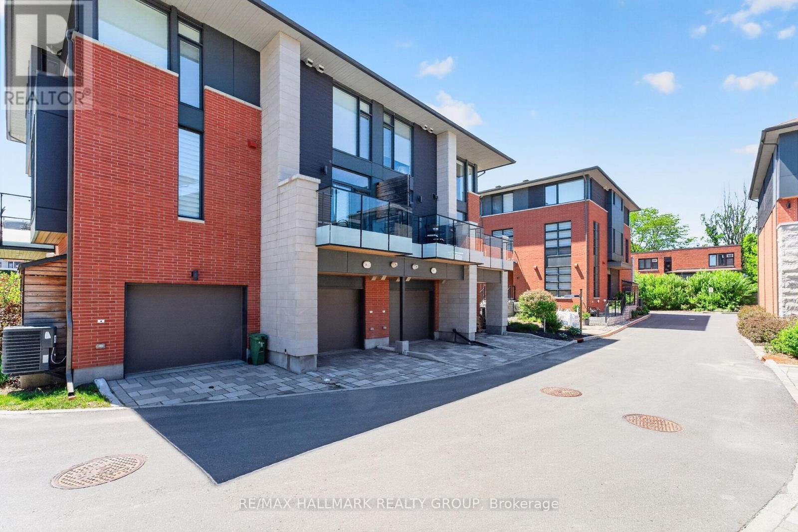 95 Oblats Avenue, Ottawa, ON
