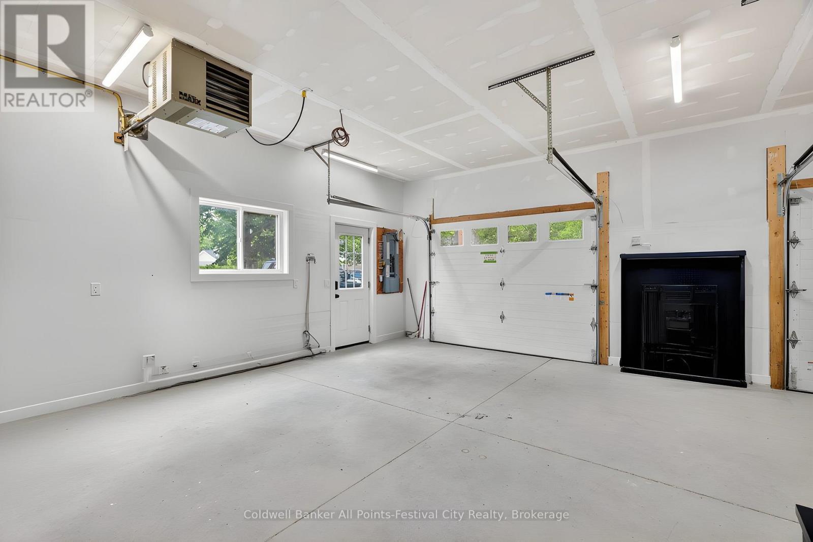 30 Bluewater Drive, Central Huron (Goderich), ON
