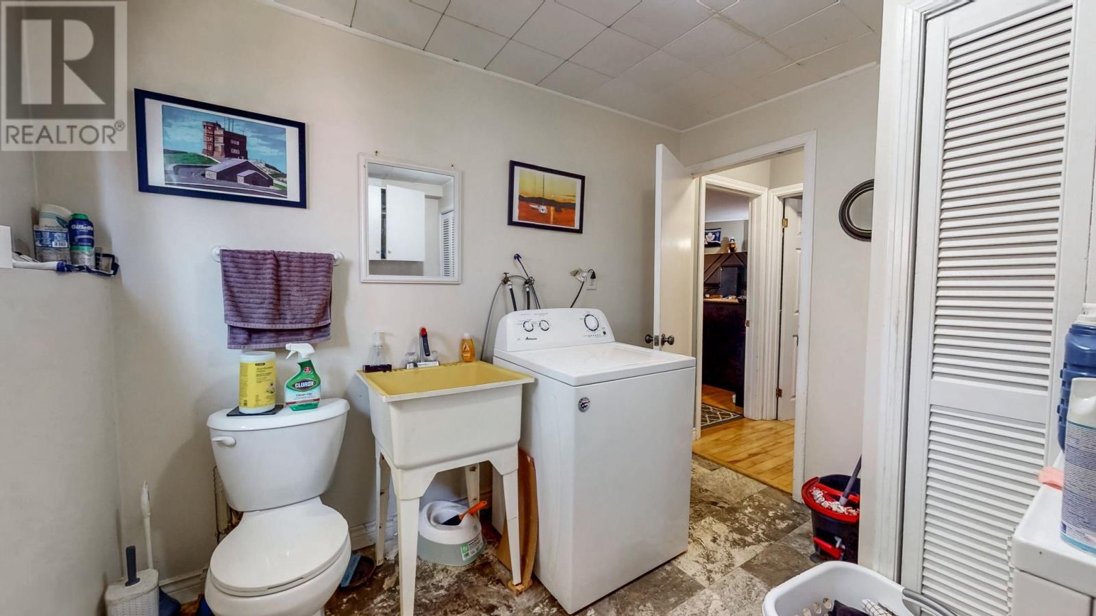 Laundry and half bath - 52 Canada Drive, St. John'S, NL