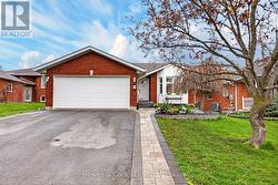 18 WINTERGREEN COURT Peterborough (Monaghan Ward 2), ON K9K 2J8