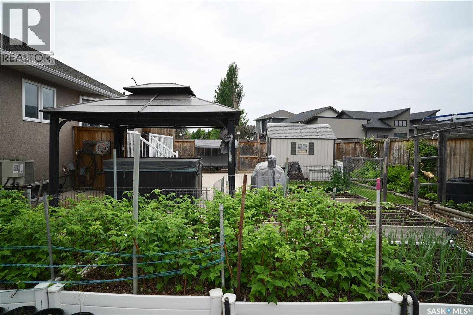 319 Stefaniuk Crescent, Saskatoon, SK