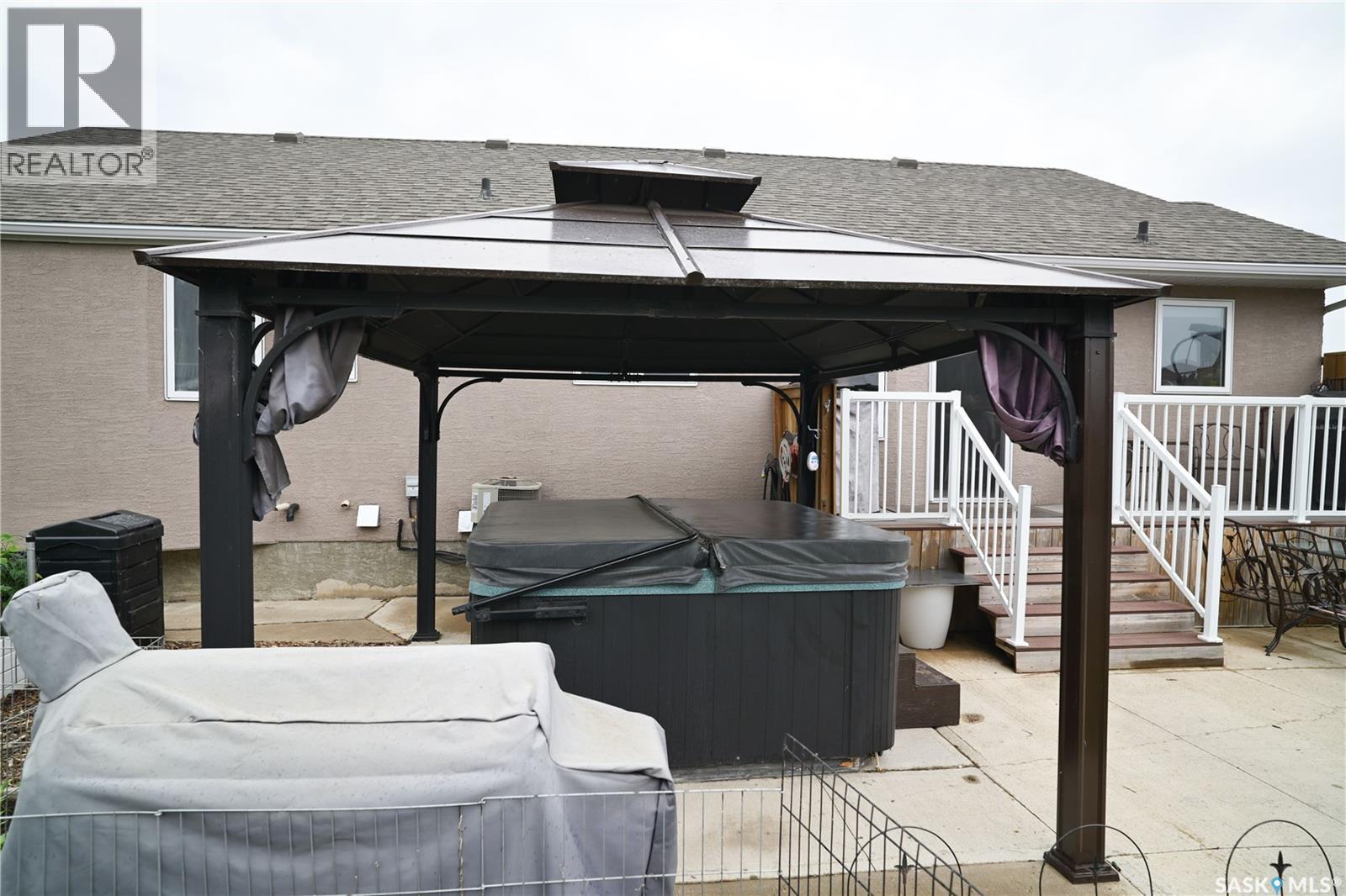 319 Stefaniuk Crescent, Saskatoon, SK