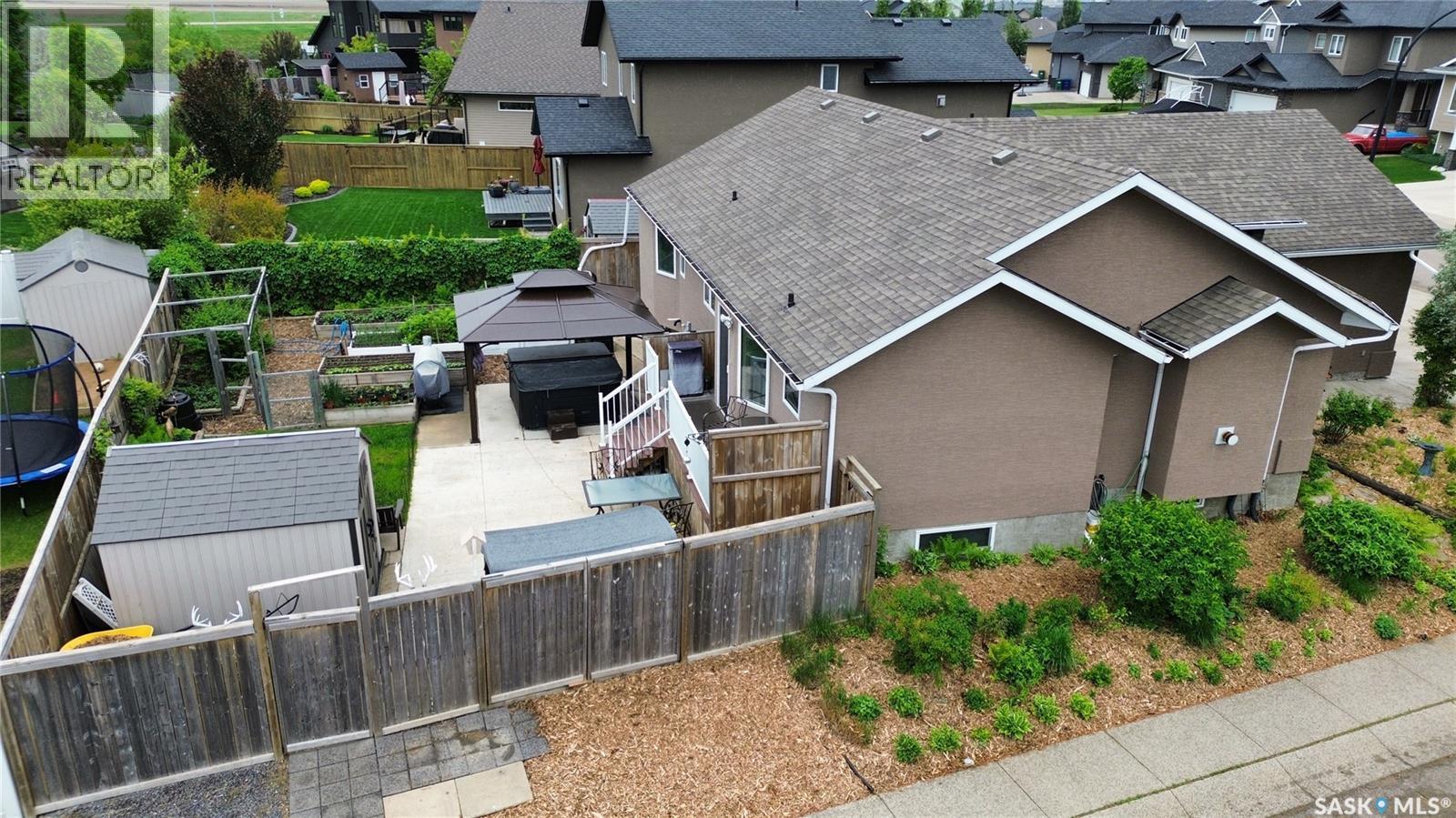319 Stefaniuk Crescent, Saskatoon, SK