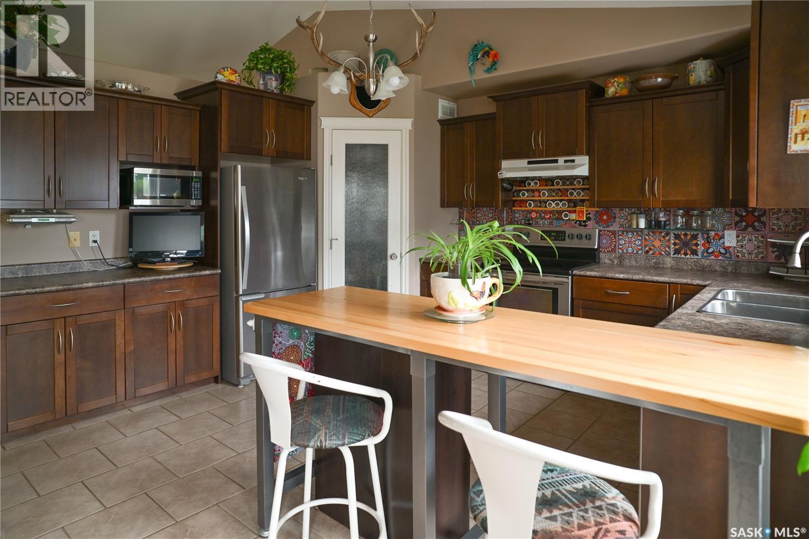 319 Stefaniuk Crescent, Saskatoon, SK