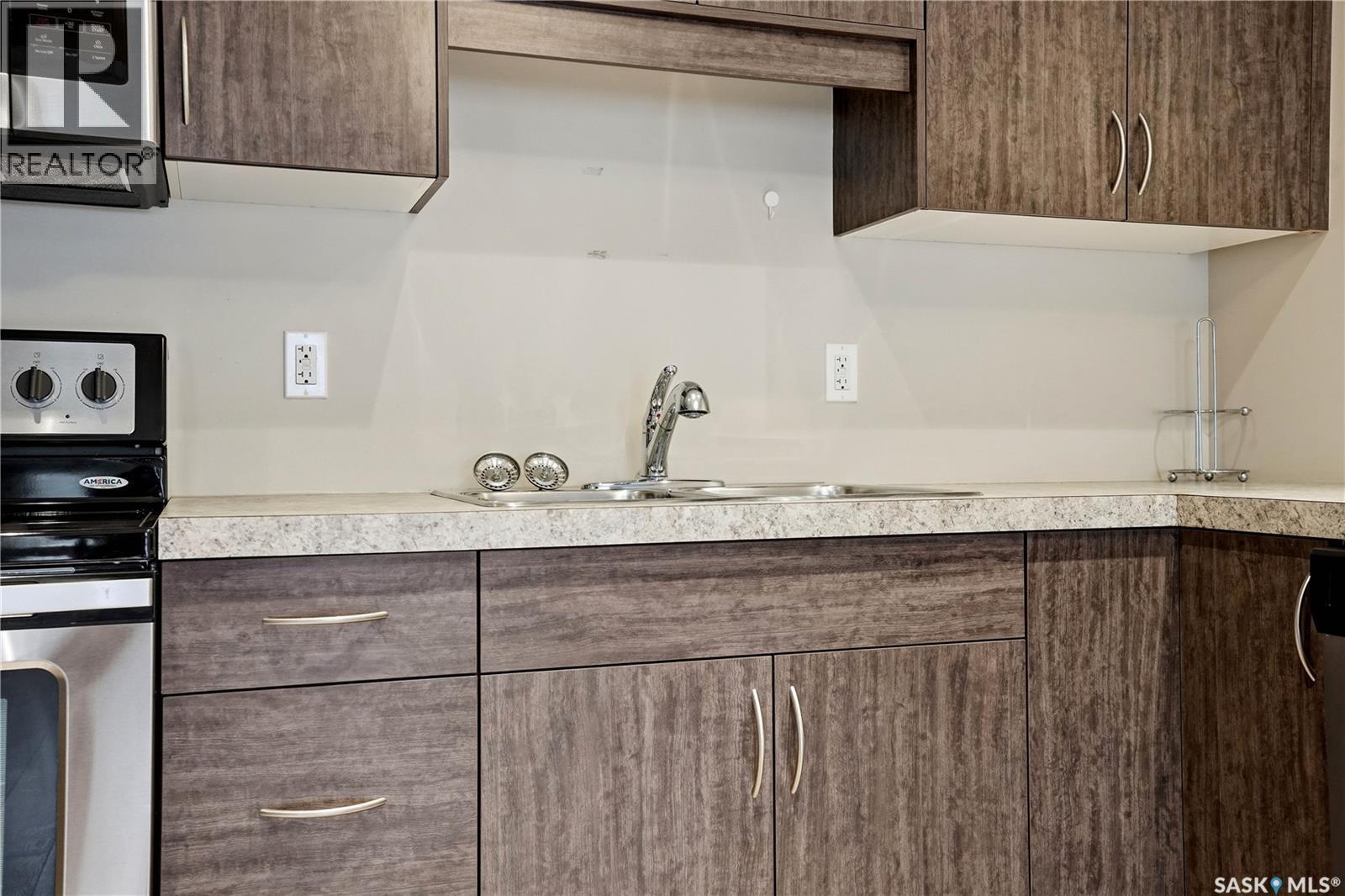 12 5762 Gordon Road, Regina, SK