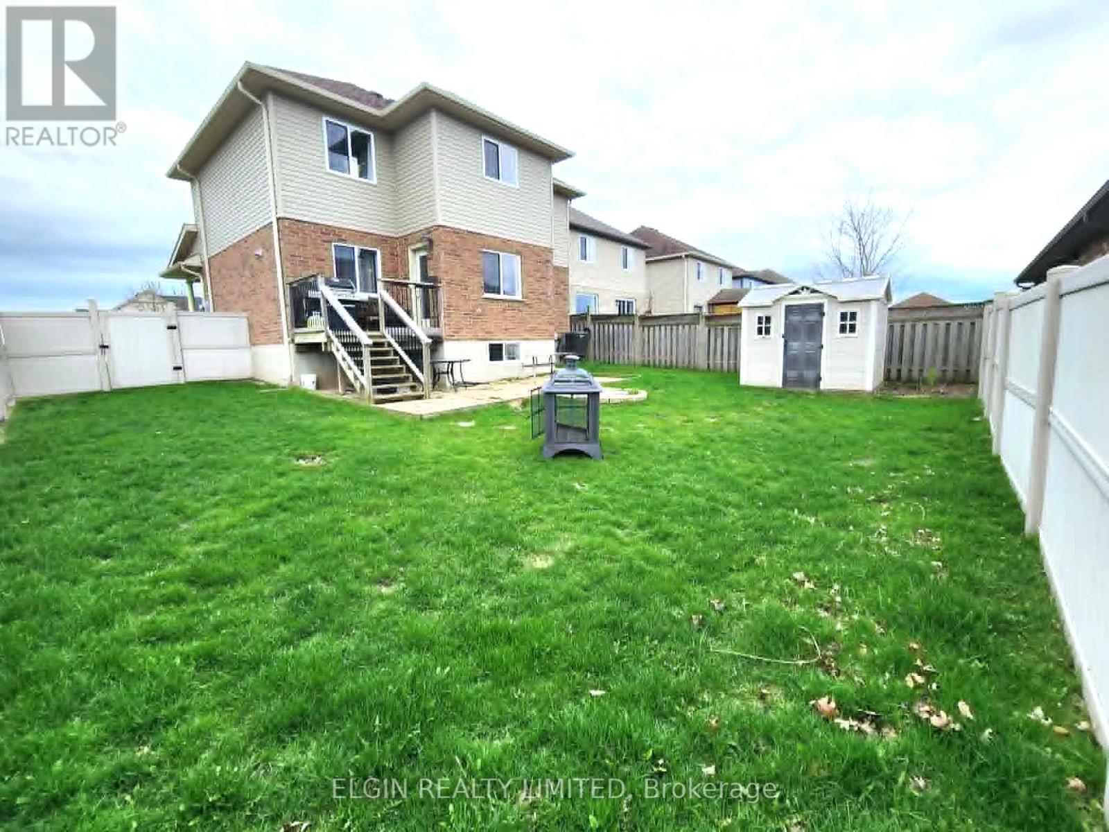 18 Peach Tree Boulevard, St. Thomas, ON