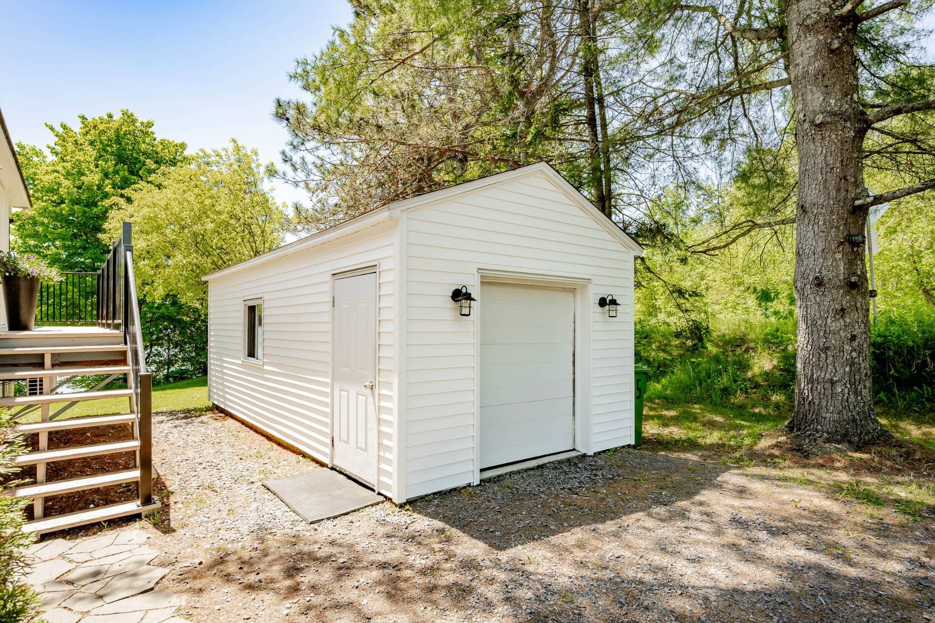 Remise - 375 Rue Des Sapins, Sainte-Catherine-De-Hatley, QC