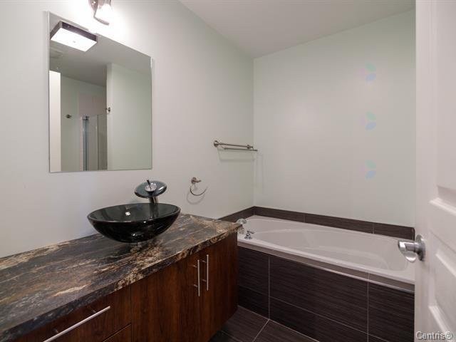 Salle de bains - 103-7369 Rue St-André, Montréal (Villeray/Saint-Michel/Parc-Extension), QC