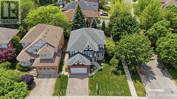150 FALLINGBROOK STREET Whitby (Pringle Creek), ON L1R 2G2