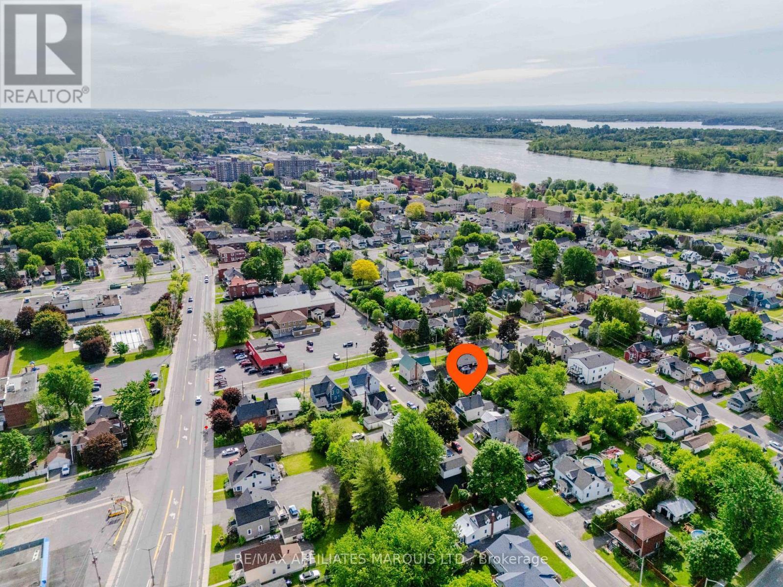 10 Smith Avenue, Cornwall, ON
