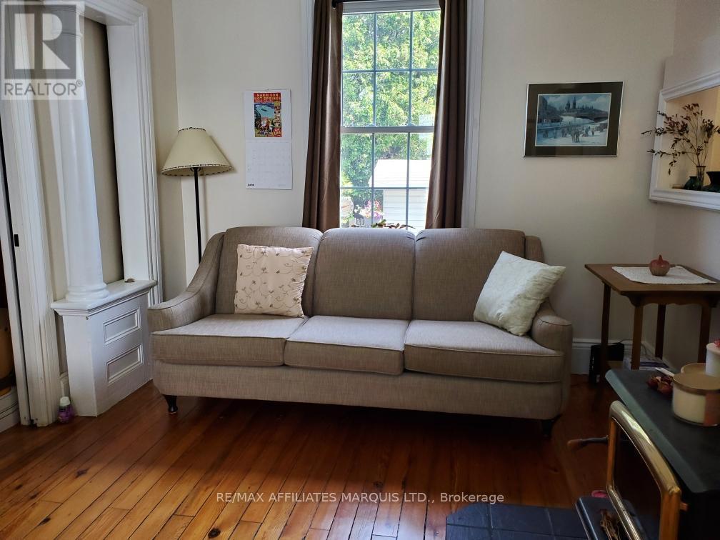 10 Smith Avenue, Cornwall, ON