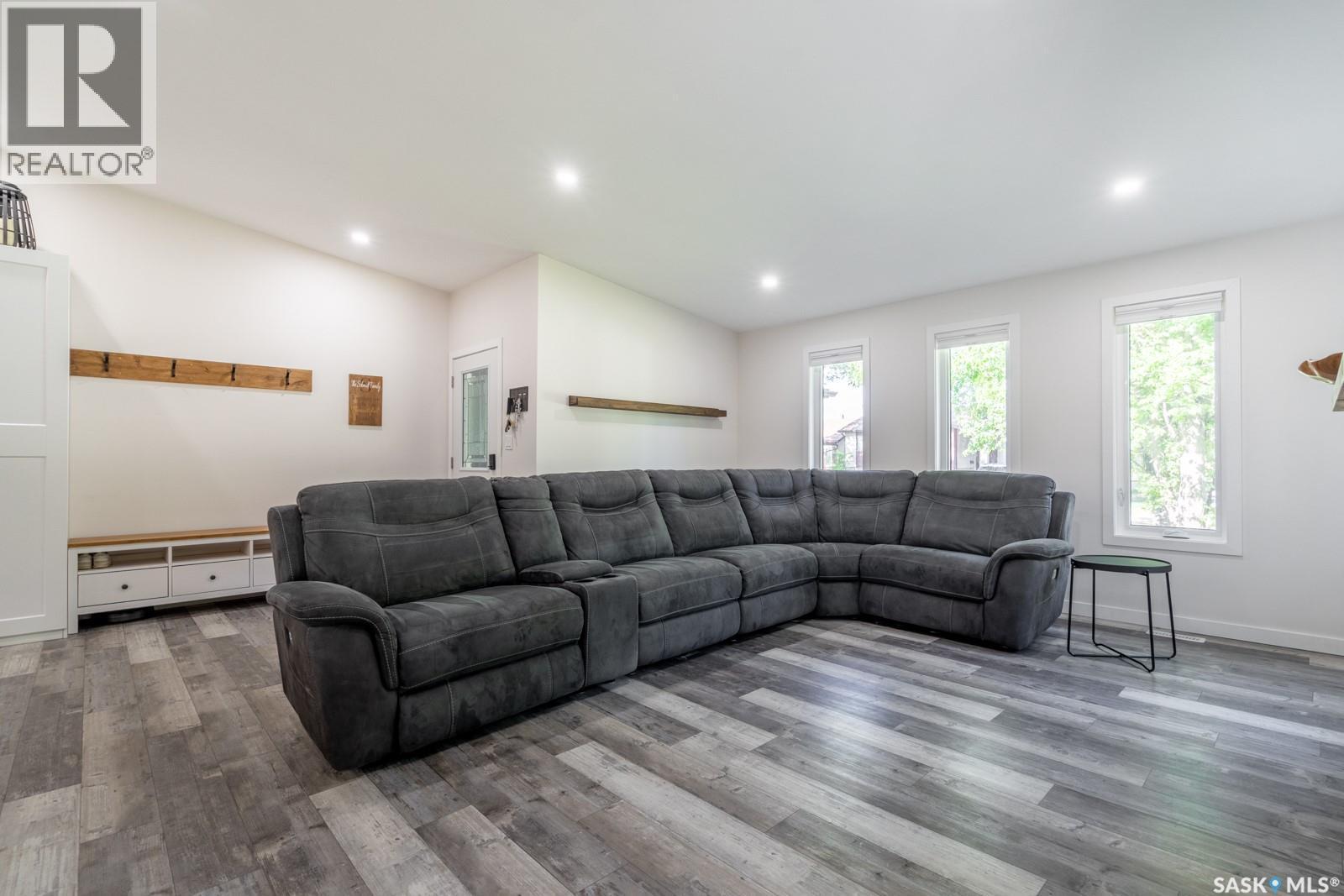 1262 James Crescent, Regina, SK