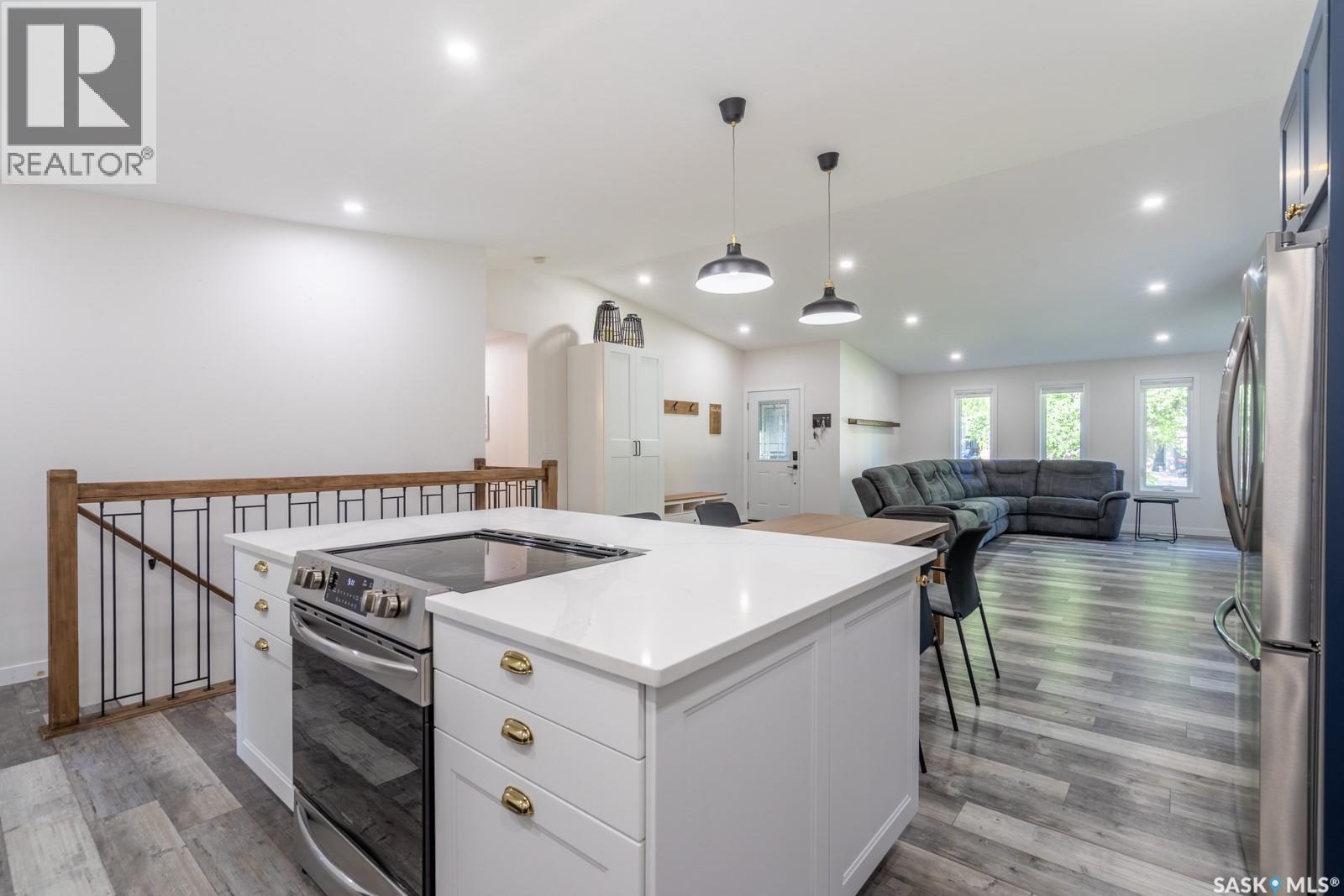 1262 James Crescent, Regina, SK