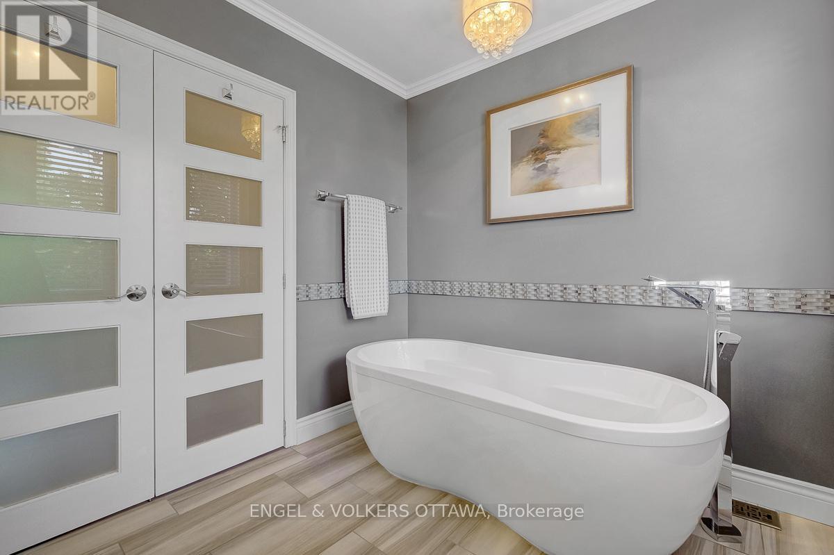 10 Rock Avenue, Ottawa, ON