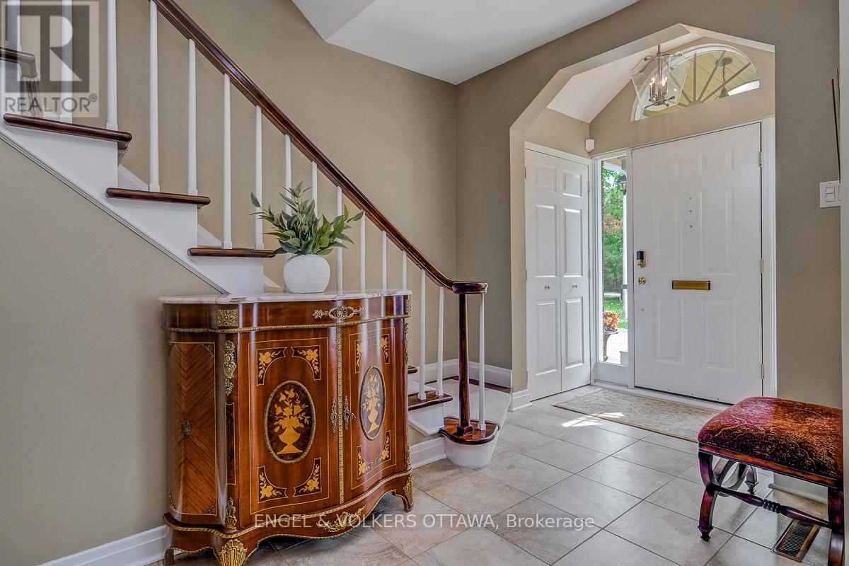 10 Rock Avenue, Ottawa, ON
