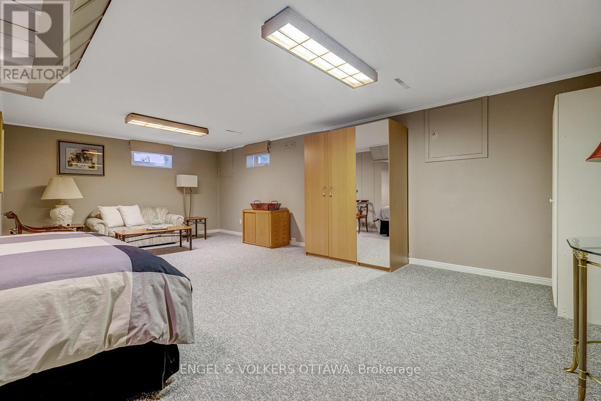 10 Rock Avenue, Ottawa, ON