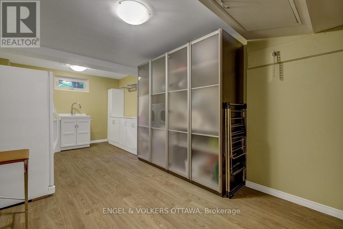 10 Rock Avenue, Ottawa, ON