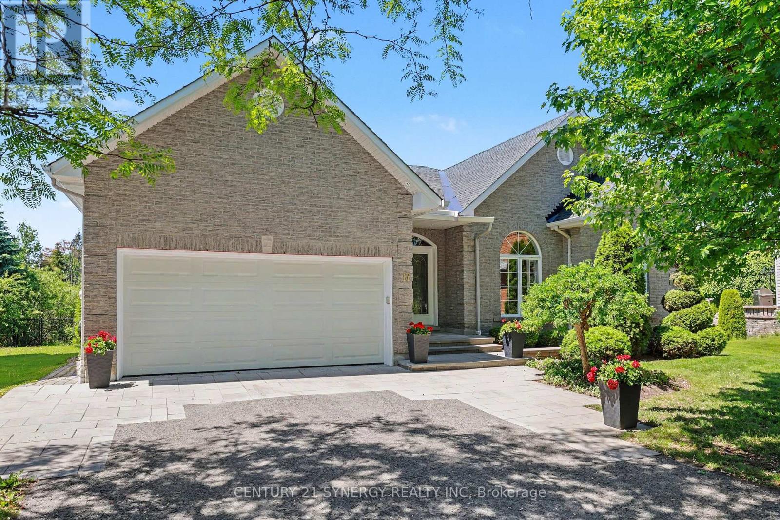 17 Warnock Way, Ottawa, ON